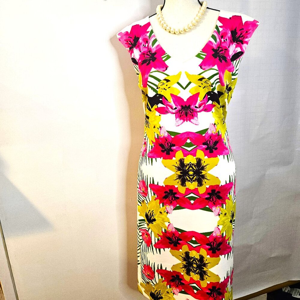 I.N.C.Intlernational Concepts Small Short Sleeve Silhouette V-Neckline Dress
